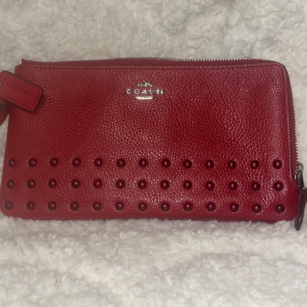 Rare coach current red pebble, leather lacquer, rivets, double zip wristlet